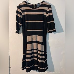 Gabby Skye black and tan wavy dress